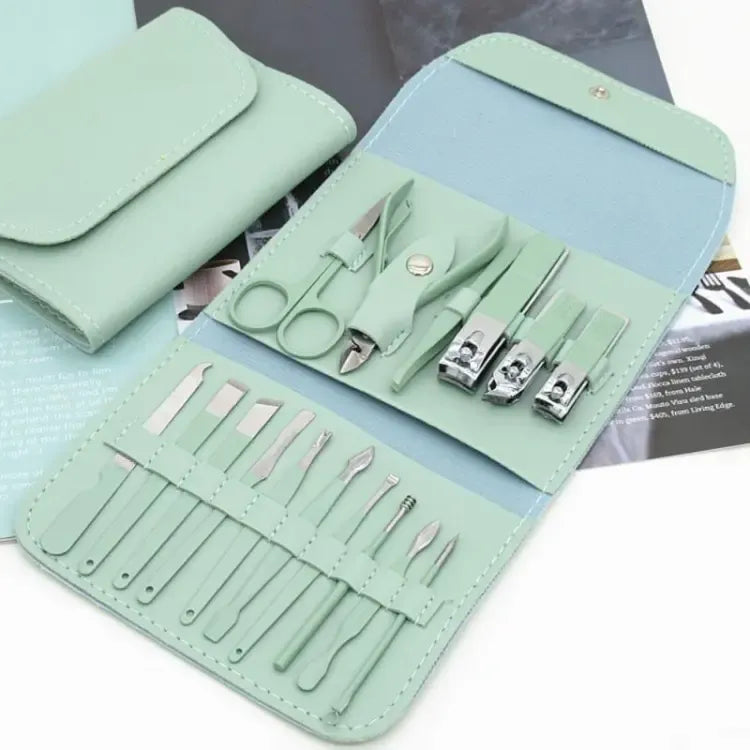 MANICURE PEDICURE KIT