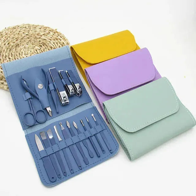 MANICURE KIT LARGE POUCH 16 IN 1
