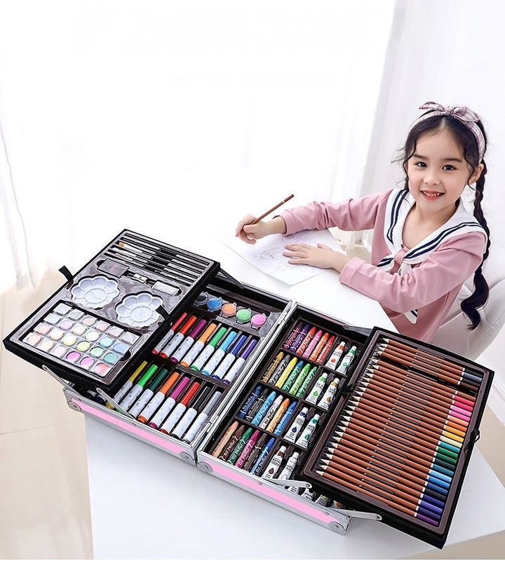 Painting Kit: Suitcase of Creativity