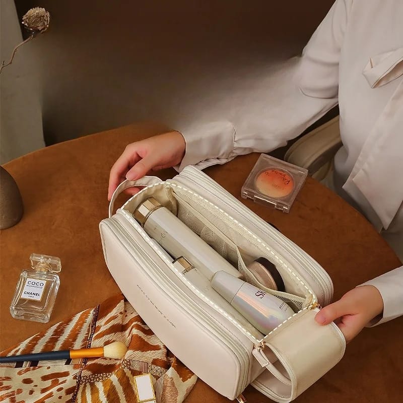 Versatile and Stylish Cosmetic Bag